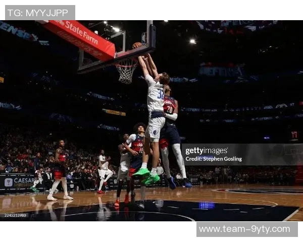 奇才主教练称赞萨尔在对抗独行侠时成为防守核心力量