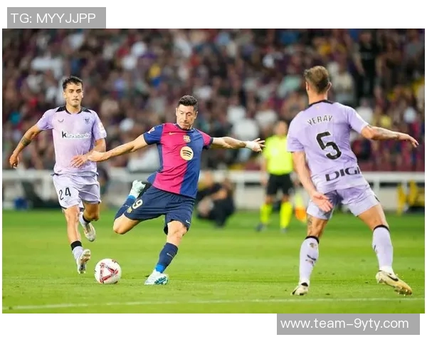 西甲最新动态皇马暂时领先巴萨今晚迎战塞维亚挑战