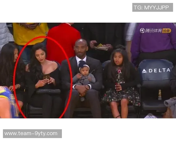 科比大女儿时尚风采闪耀奢侈品牌秀场成为瞩目焦点