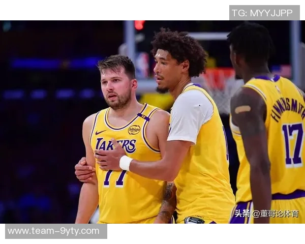 东契奇带领球队团建活动雷迪克表示积极反馈不断涌现