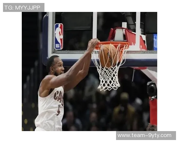 小莫布里首秀表现亮眼18分钟内砍下12分6板2助助球队取胜